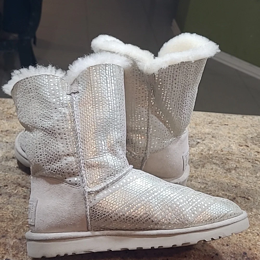 Women's Silver Winter Boots - Picture 4 of 16